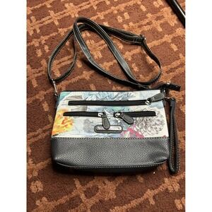 Stone Mountain USA Floral Crossbody Bag Black Pebbled Faux Leather Wristlet